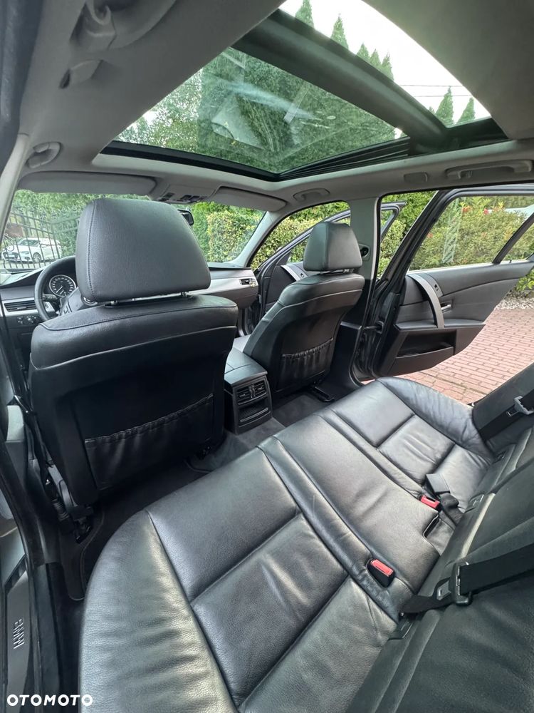 BMW Seria 5 525i Touring - 21