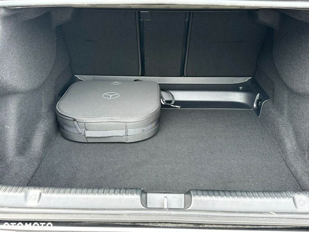Mercedes-Benz EQE - 13