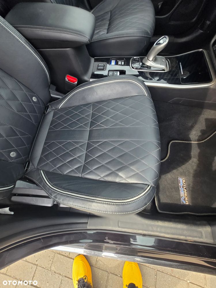 Mitsubishi Outlander - 27