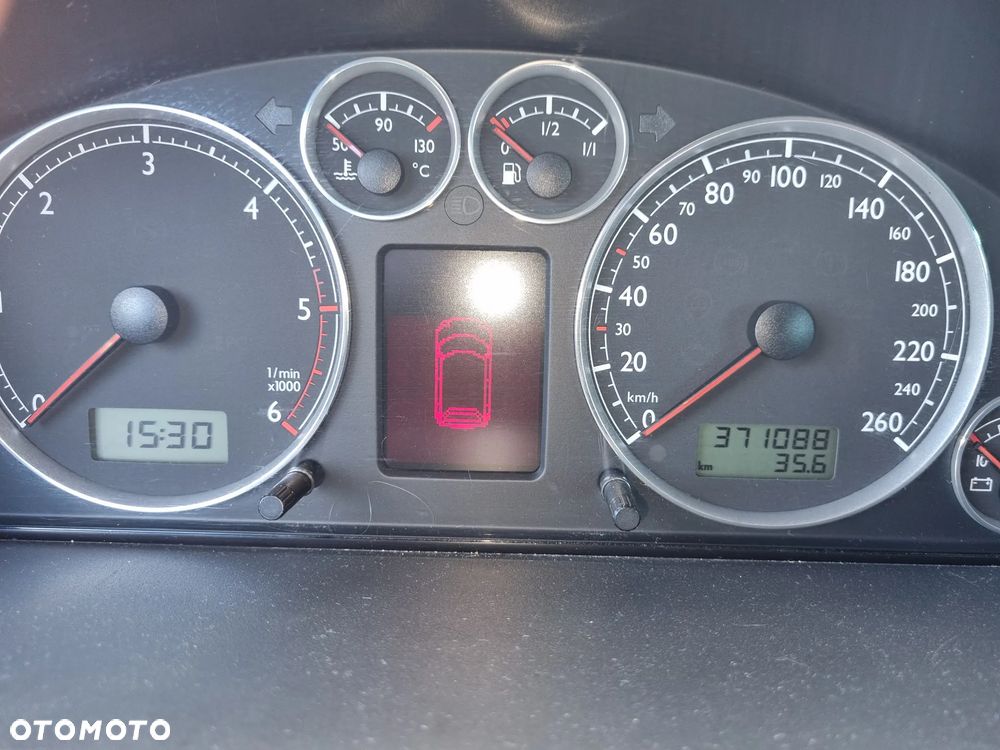 Volkswagen Sharan 1.9 TDI Highline - 11