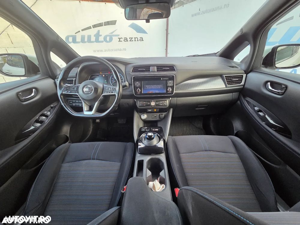Nissan LEAF - 2