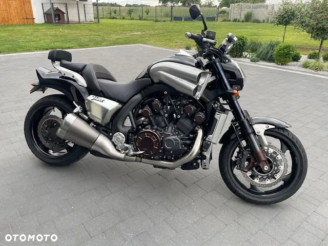 Yamaha V-MAX - 3