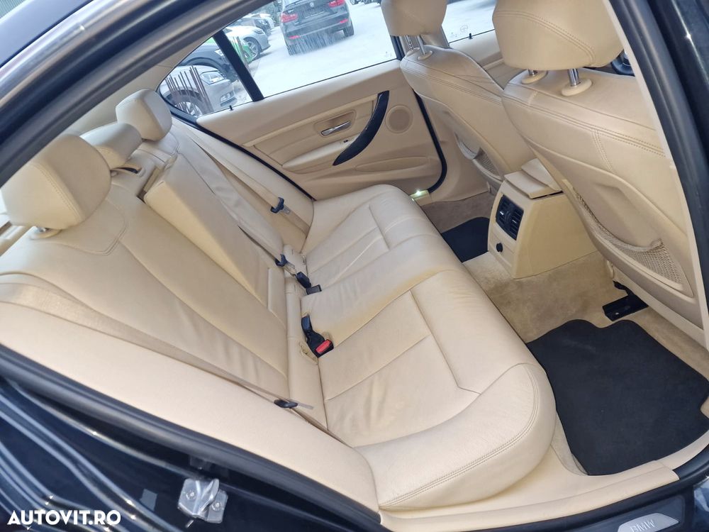 BMW Seria 3 320d Aut. Blue Performance Luxury Line - 16