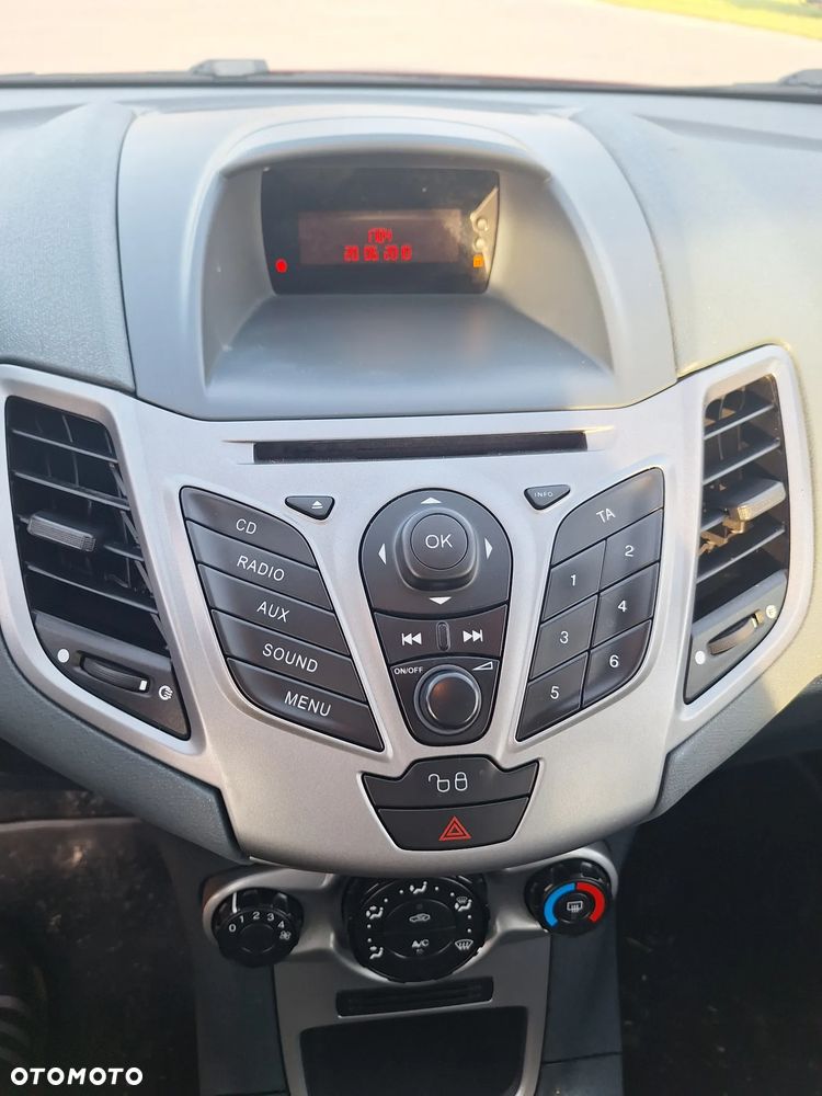 Ford Fiesta - 10