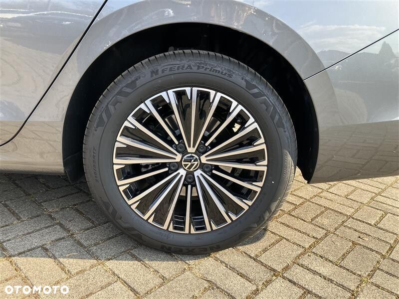 Volkswagen Passat - 16