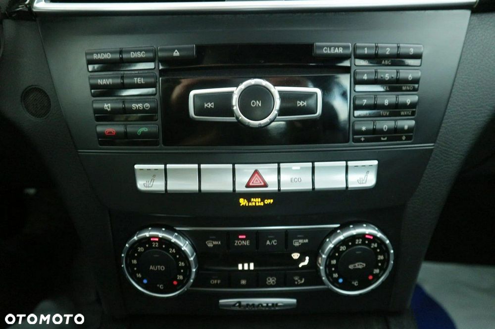 Mercedes-Benz Klasa C 350 BlueEff 4-Matic Avantgarde - 30