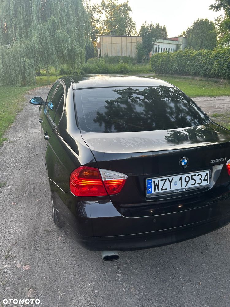 BMW Seria 3 320i - 5