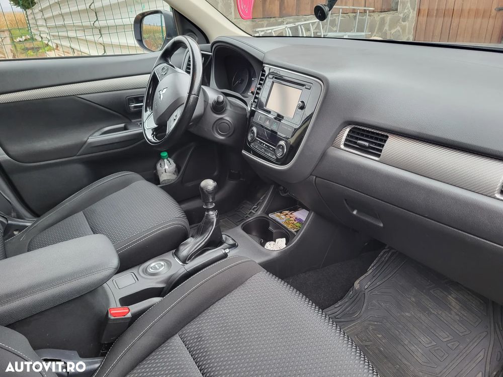 Mitsubishi Outlander 2.2 DI-D M/T AS&G Intense S95 - 7