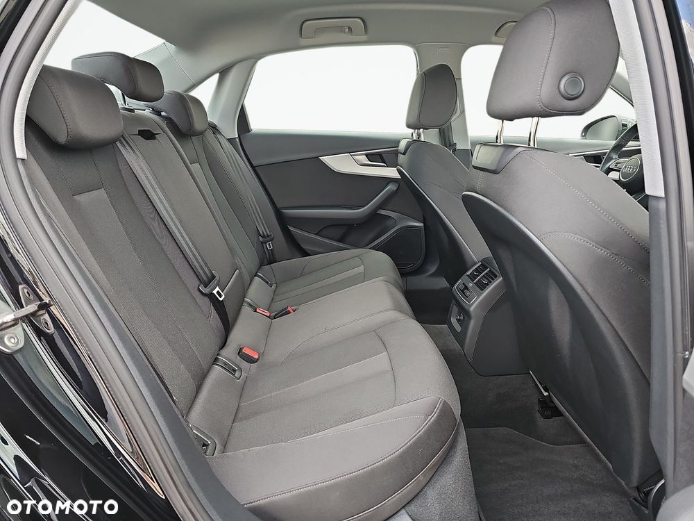 Audi A4 Limousine 35 TFSI mHEV S tronic - 29