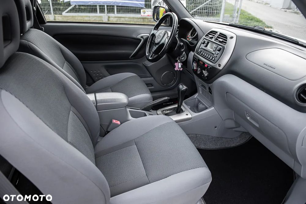 Toyota RAV4 2.0 VVT-i Sol - 16
