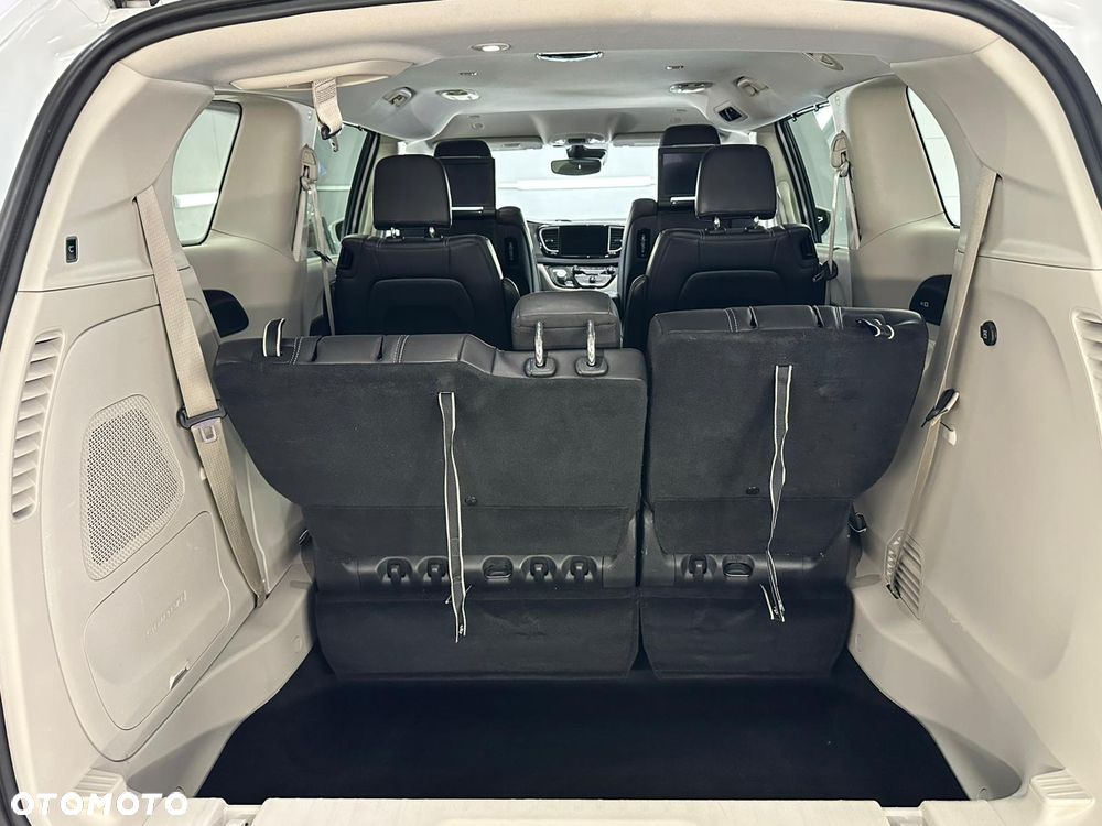 Chrysler Pacifica - 31