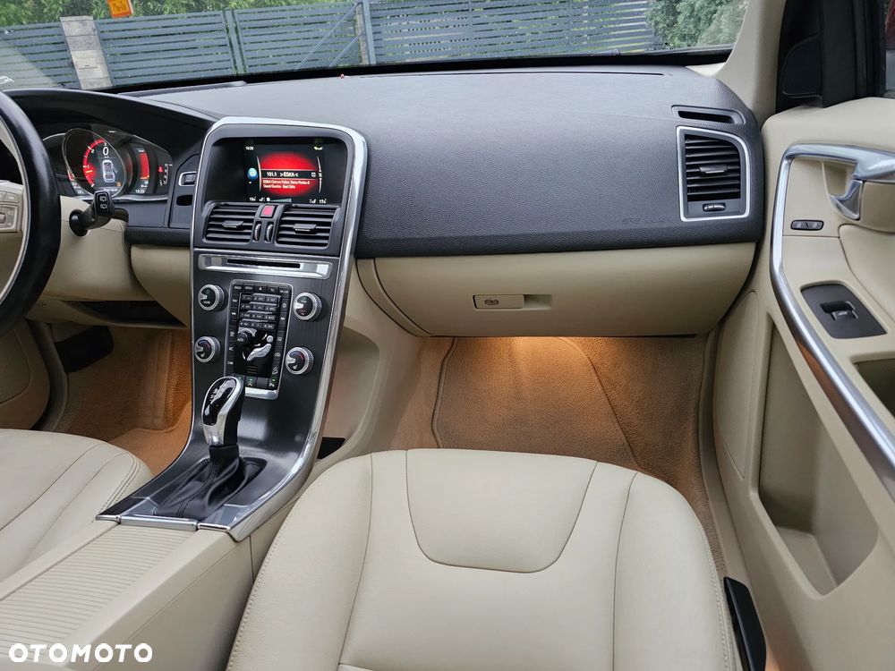 Volvo XC 60 D4 AWD Summum - 12