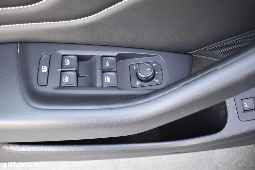 Volkswagen Passat 2.0 TDI DSG Highline - 35