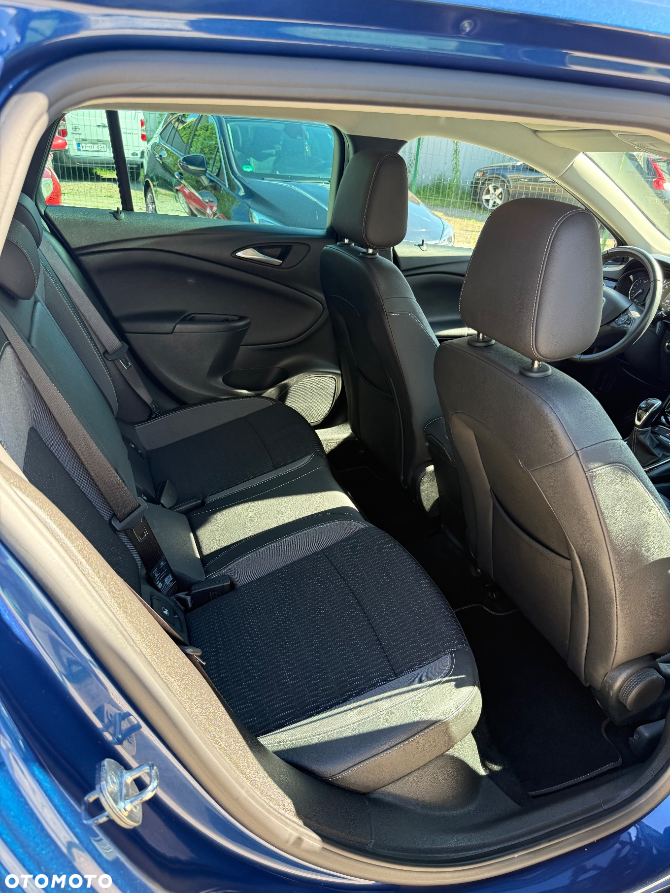 Opel Astra 1.2 Turbo Start/Stop Sports Tourer Elegance - 24
