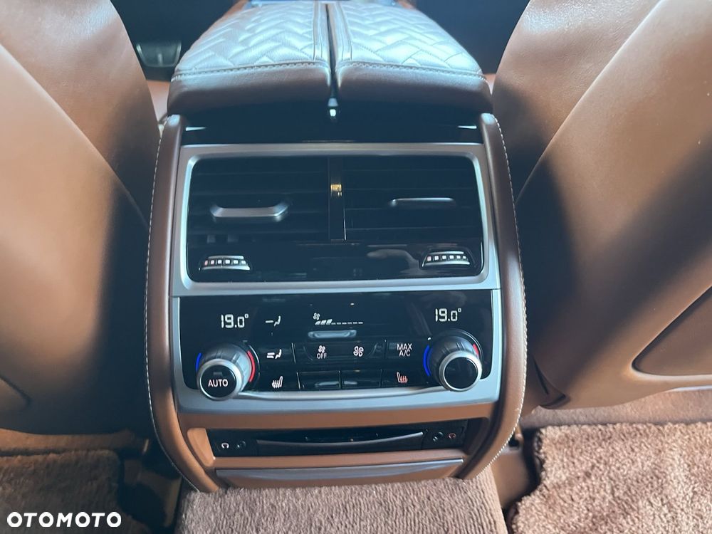 BMW Seria 7 750d xDrive sport - 24