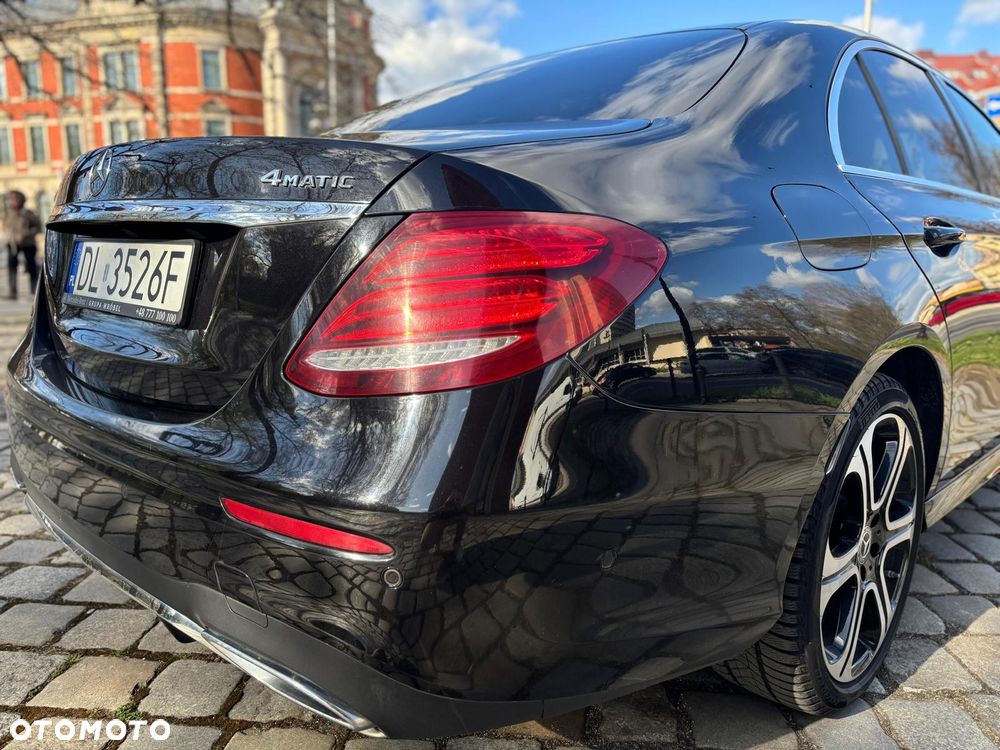 Mercedes-Benz Klasa E 220 d 4-Matic 9G-TRONIC - 27