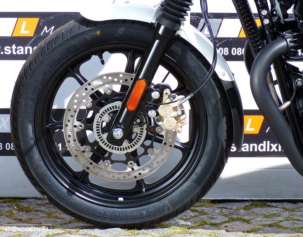 Royal Enfield Continental GT 650 - 14