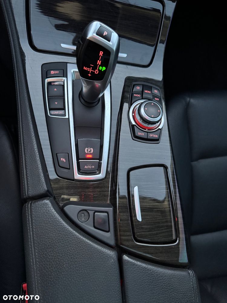 BMW Seria 5 523i Touring - 37