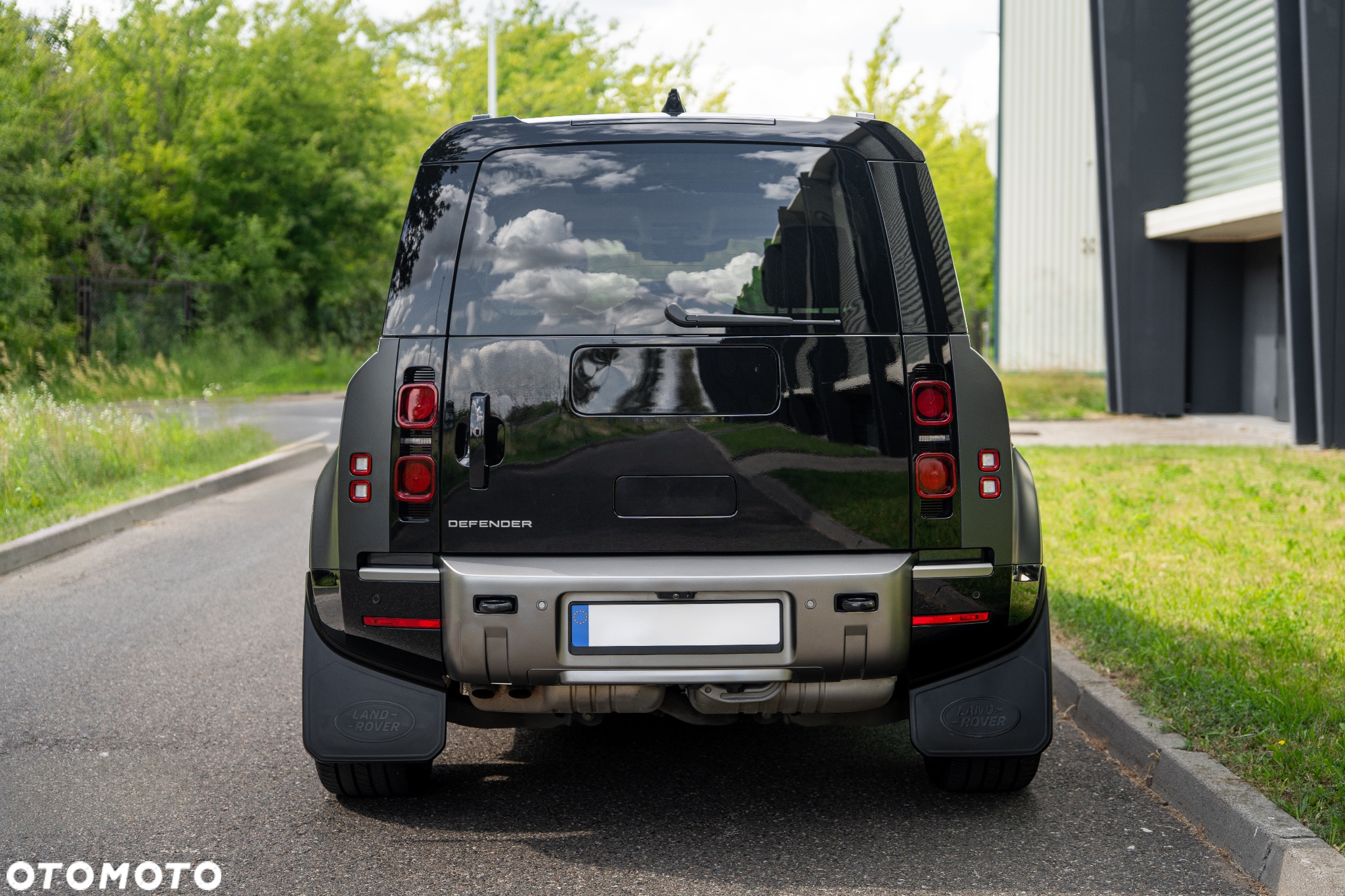 Land Rover Defender - 15