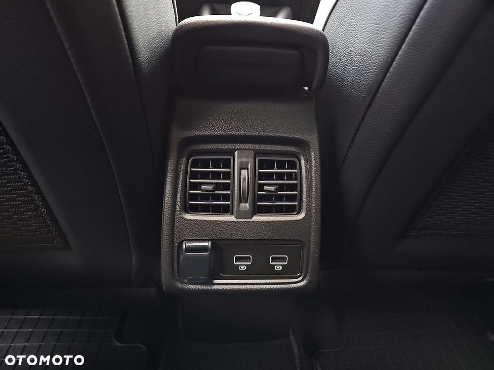 Renault Captur 1.3 TCe mHEV Techno EDC - 29