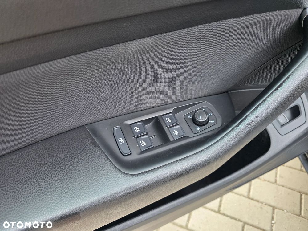 Volkswagen Passat - 12