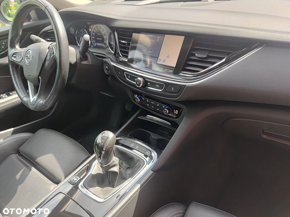 Opel Insignia - 25
