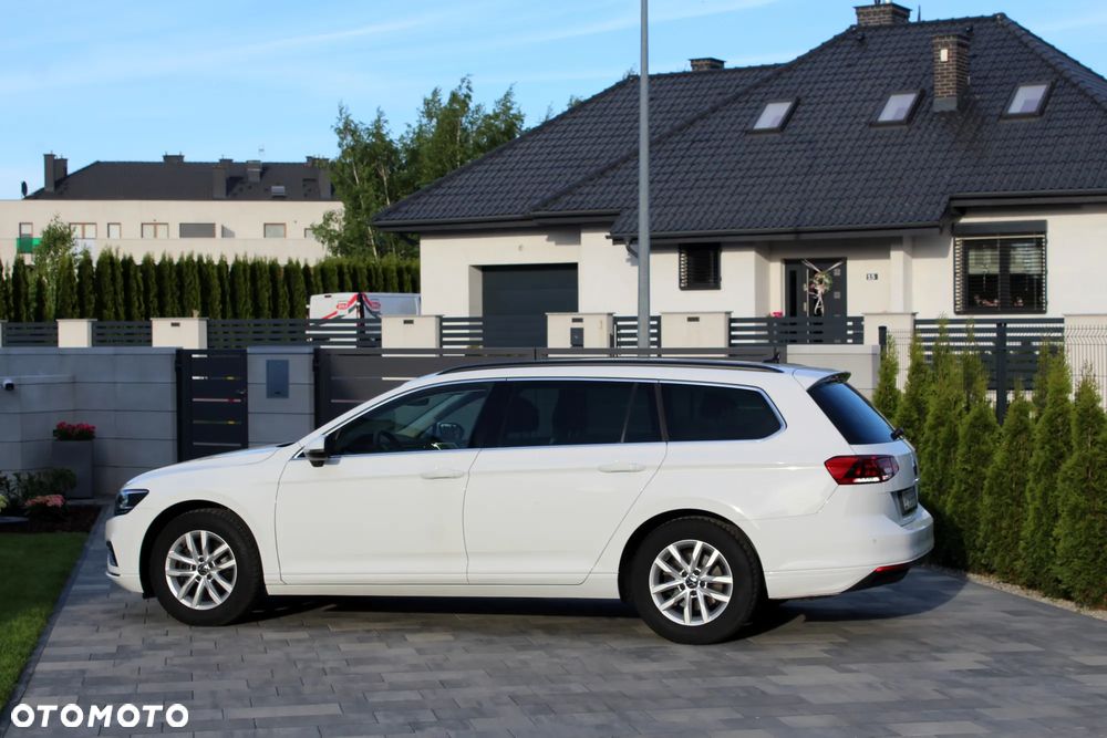 Volkswagen Passat - 4
