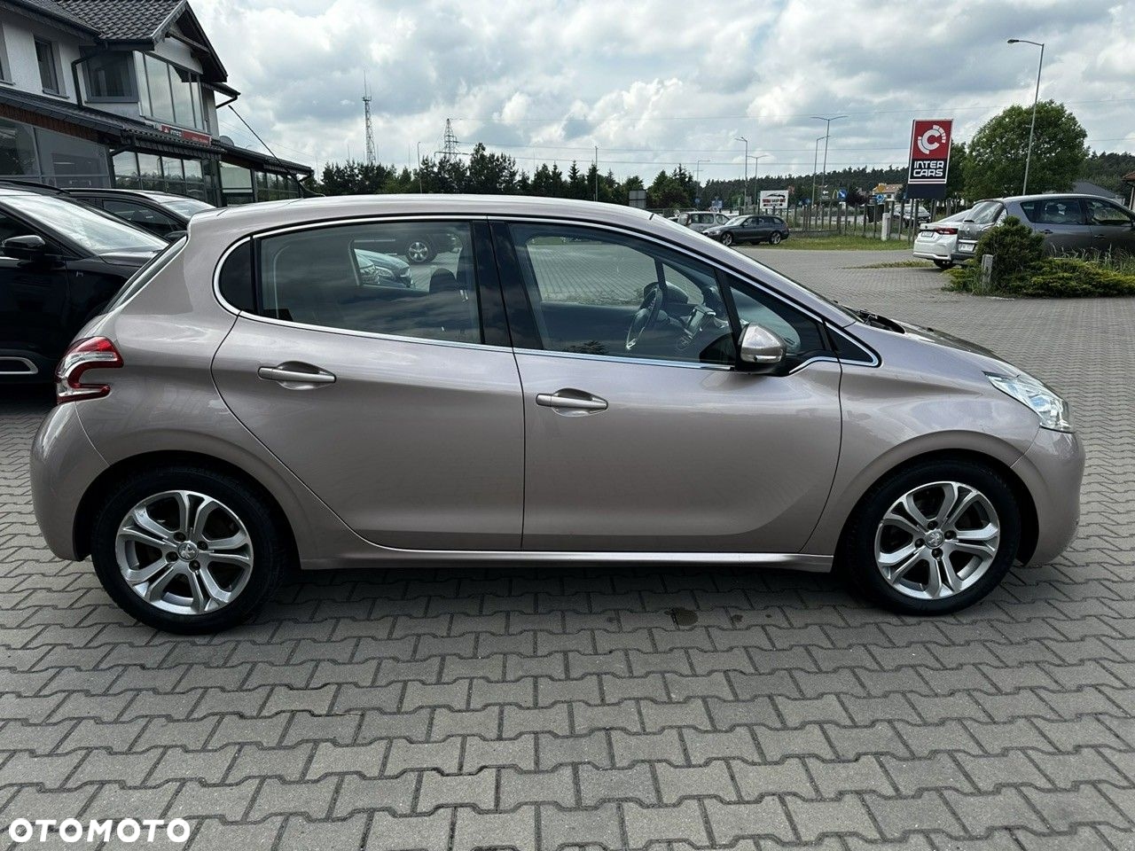 Peugeot 208 - 9