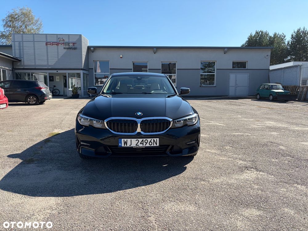 BMW Seria 3 318i Sport Line - 2