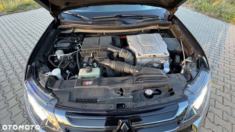 Mitsubishi Outlander 2.0 4WD Top - 27