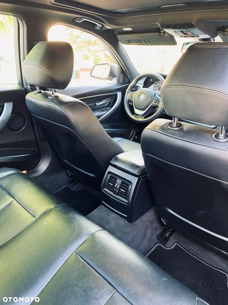 BMW Seria 3 328i Luxury Line - 20