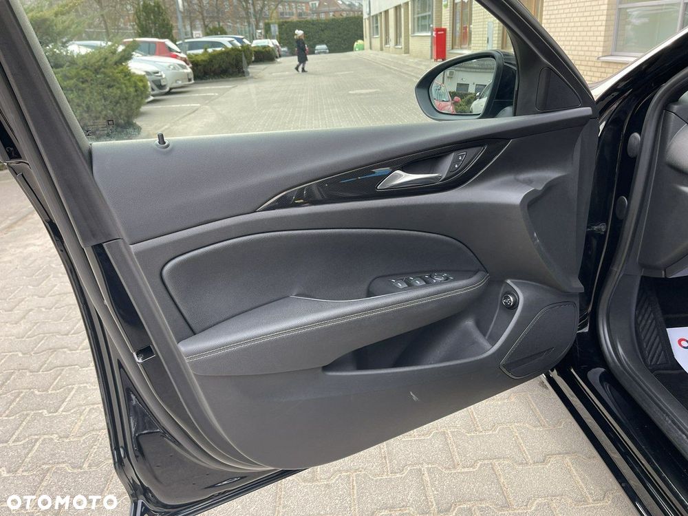Opel Insignia - 18