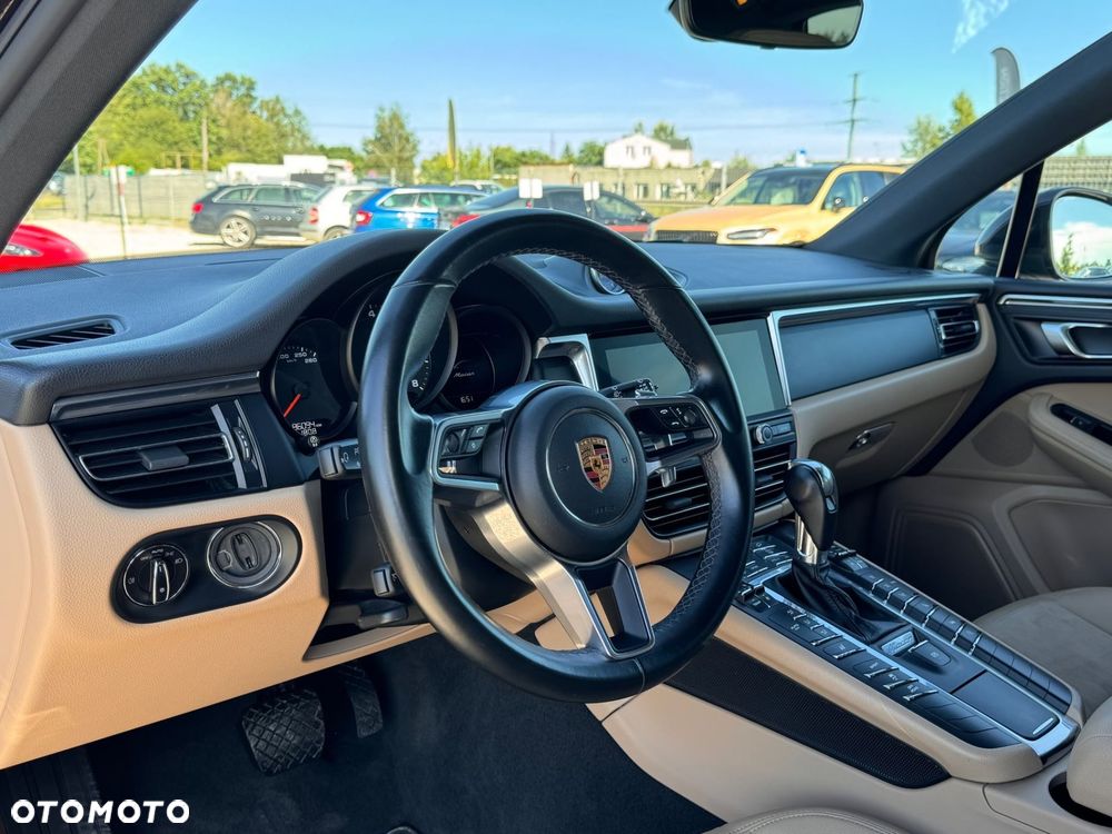 Porsche Macan - 11