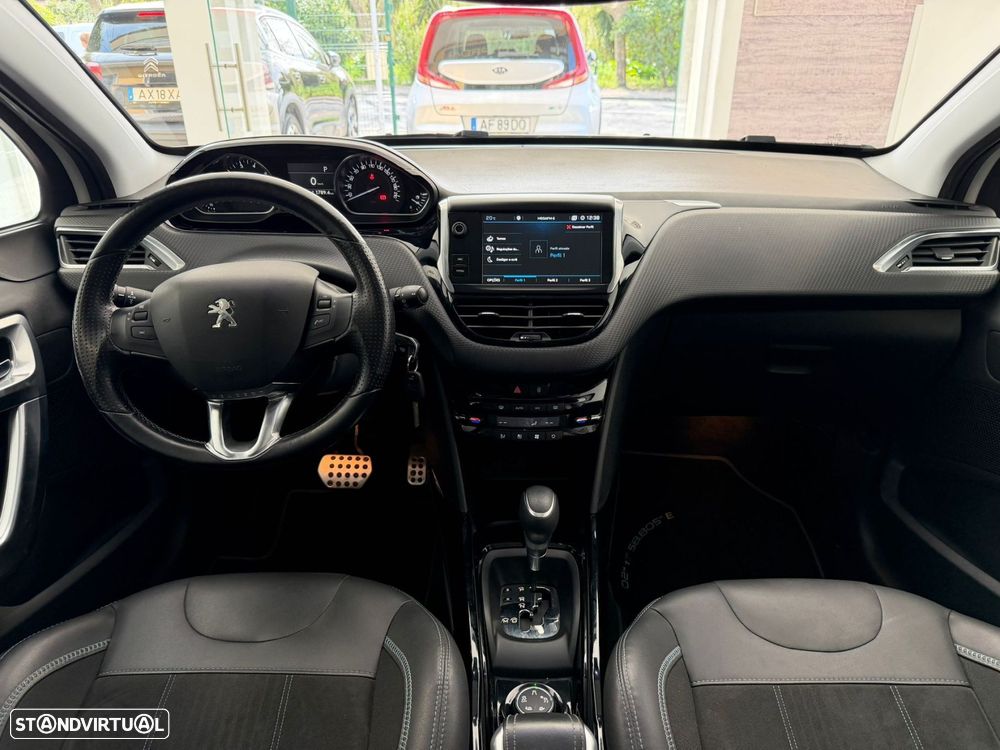 Peugeot 2008 1.2 PureTech Allure Pack EAT8 - 8