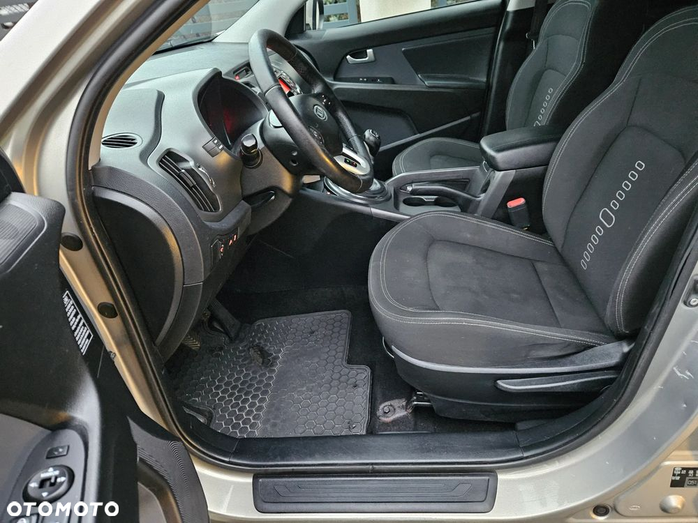Kia Sportage 1.7 CRDI 2WD Dream-Team Edition - 16