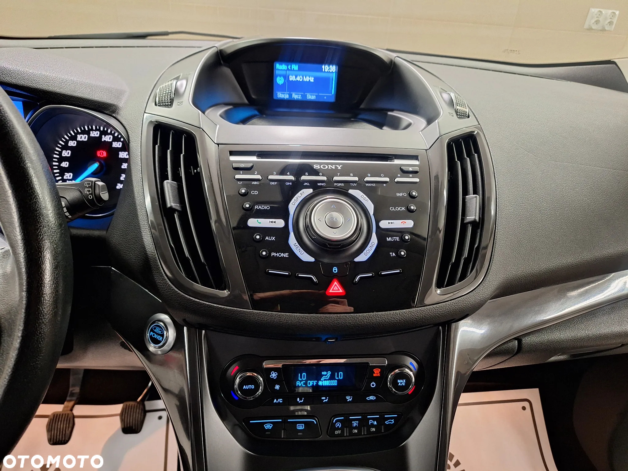 Ford Kuga 1.6 EcoBoost 2x4 Titanium - 33