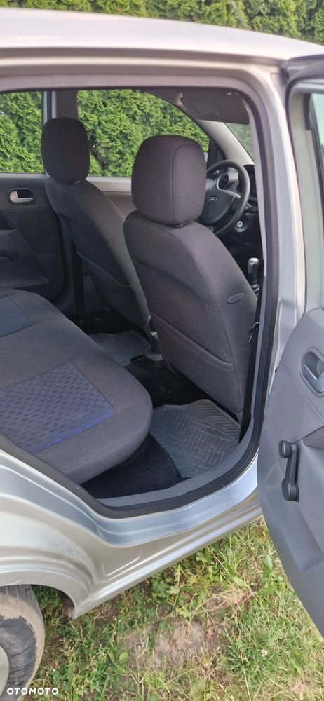 Ford Fiesta 1.4 Ambiente - 11