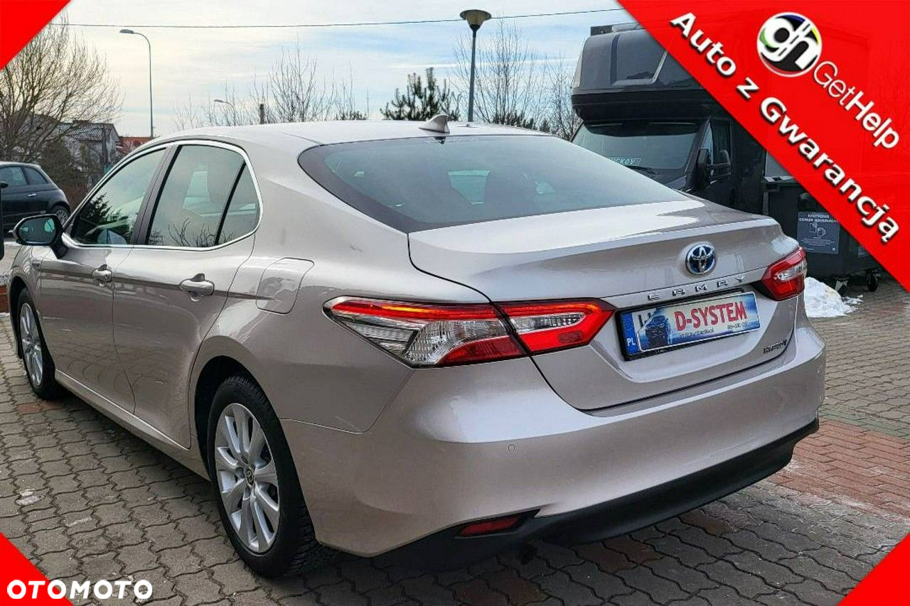 Toyota Camry - 5