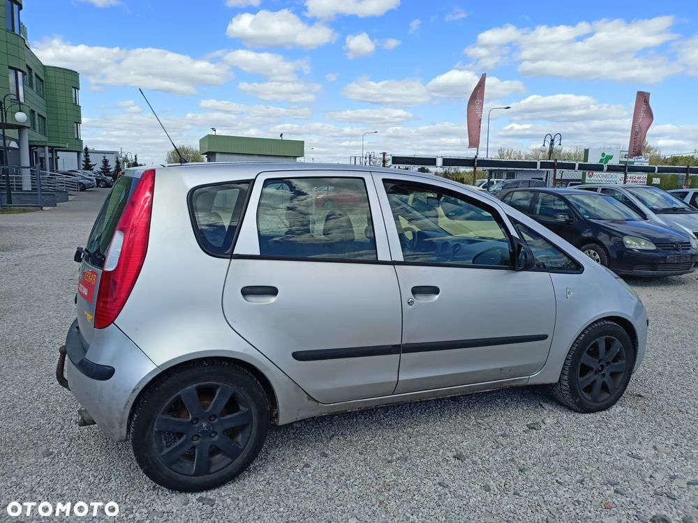 Mitsubishi Colt - 4