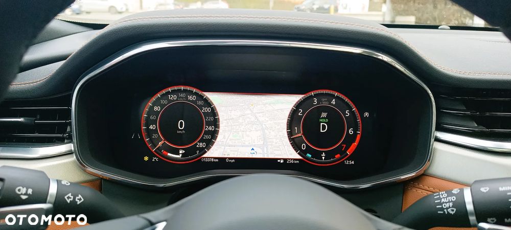 Jaguar XF P250 R-Dynamic SE - 10