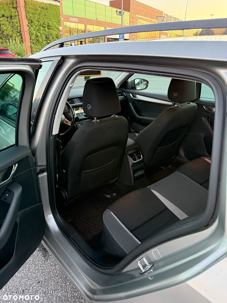 Skoda Octavia 2.0 TDI (Green tec) DSG Joy - 12