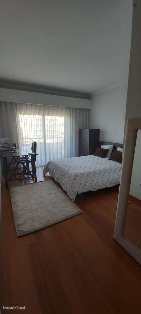 Quarto - localizado em Maia - Grande imagem: 2/5