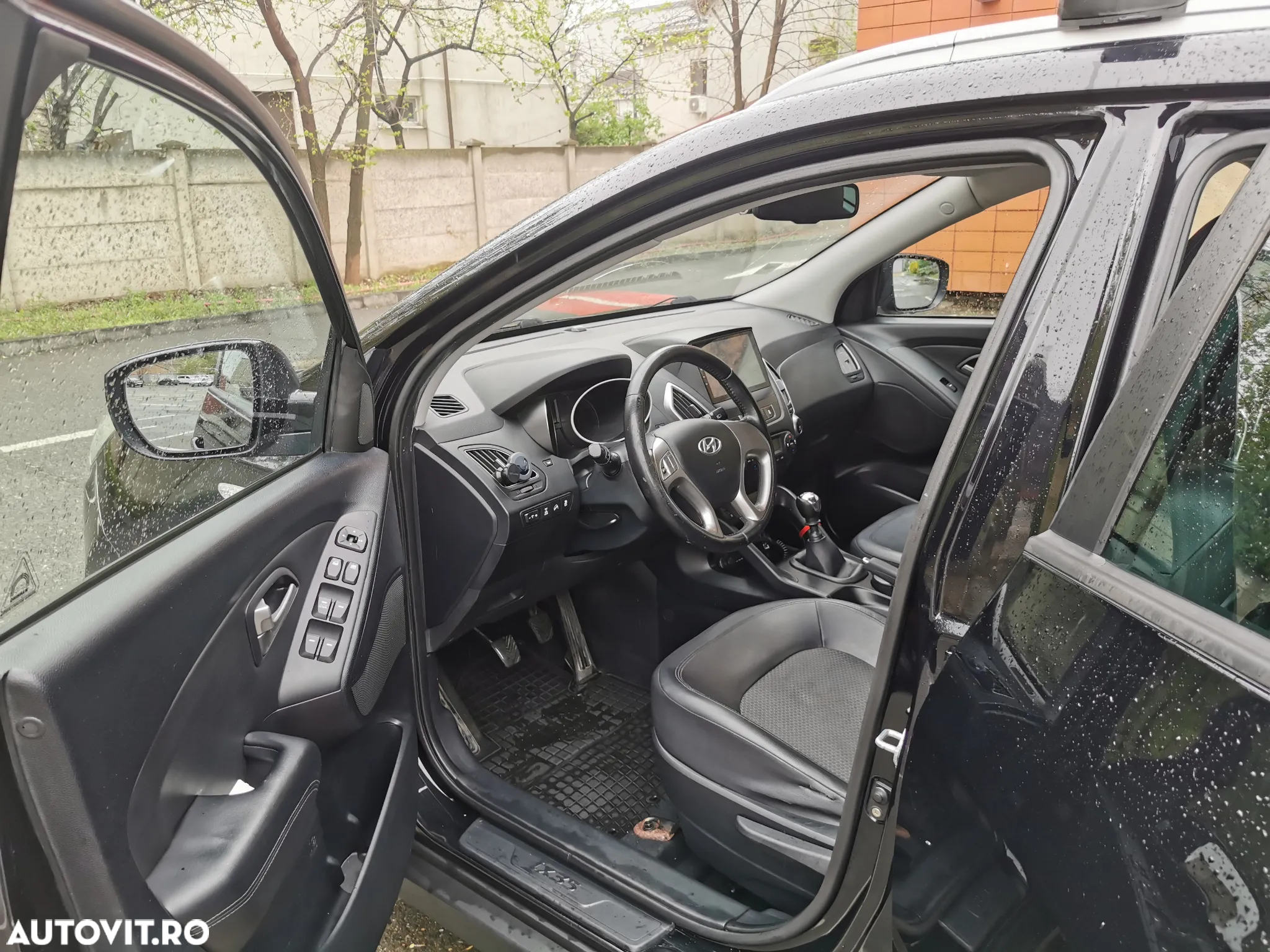Hyundai ix35 2.0 CRDI High 4WD GLS Premium - 19