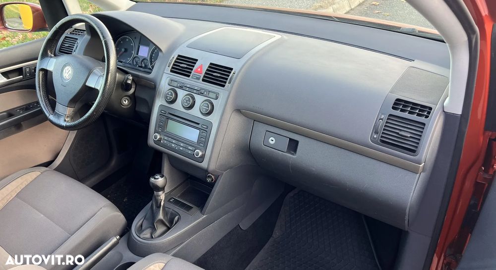 Volkswagen Touran 2.0 TDI DPF Cross - 9