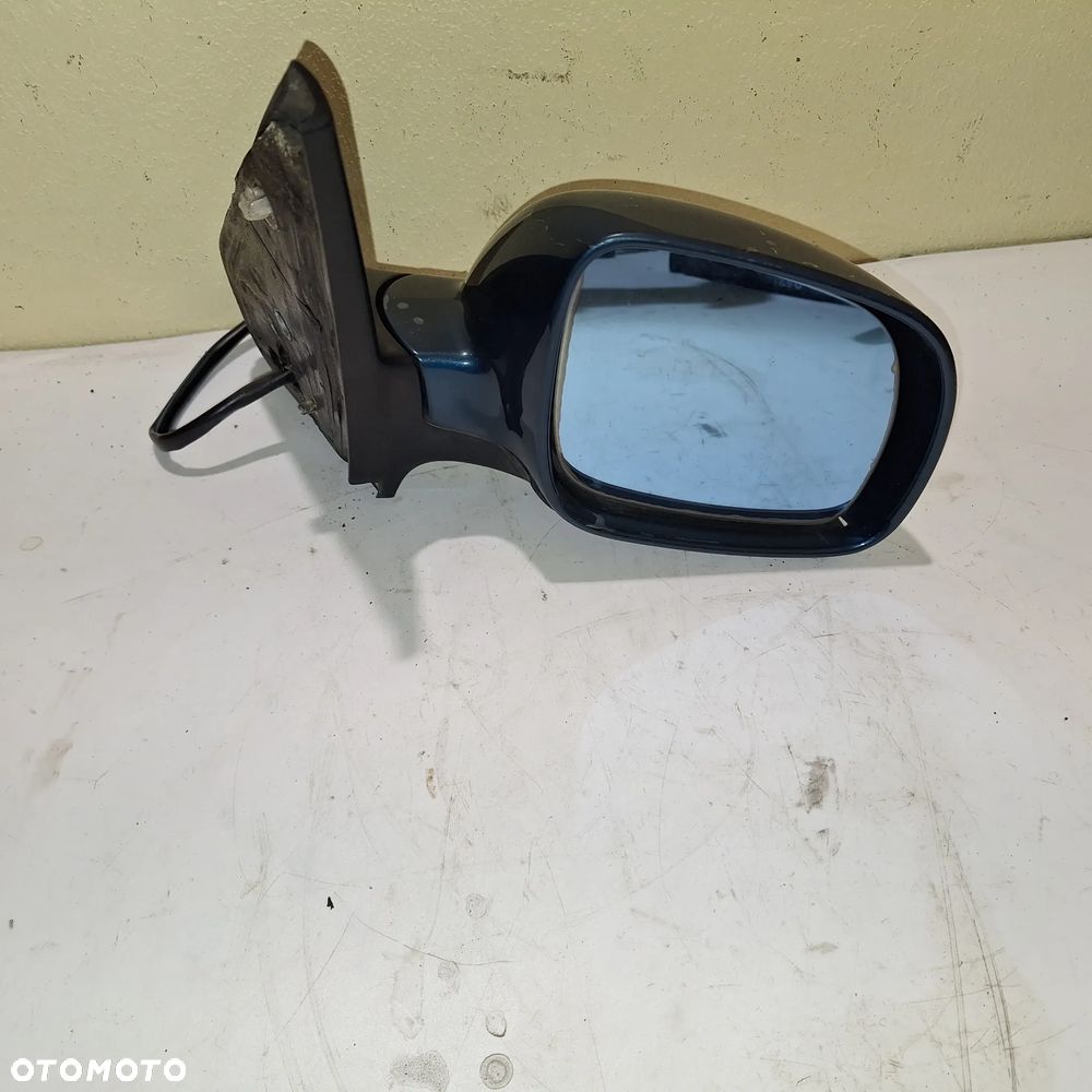 LUSTERKO PRAWE GOLF IV BORA LC6X - 1