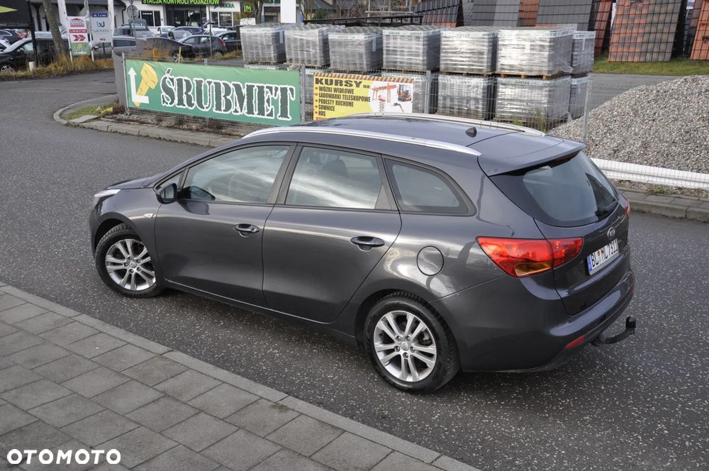 Kia Ceed 1.6 CRDi 128 Fifa World Cup Edition - 7