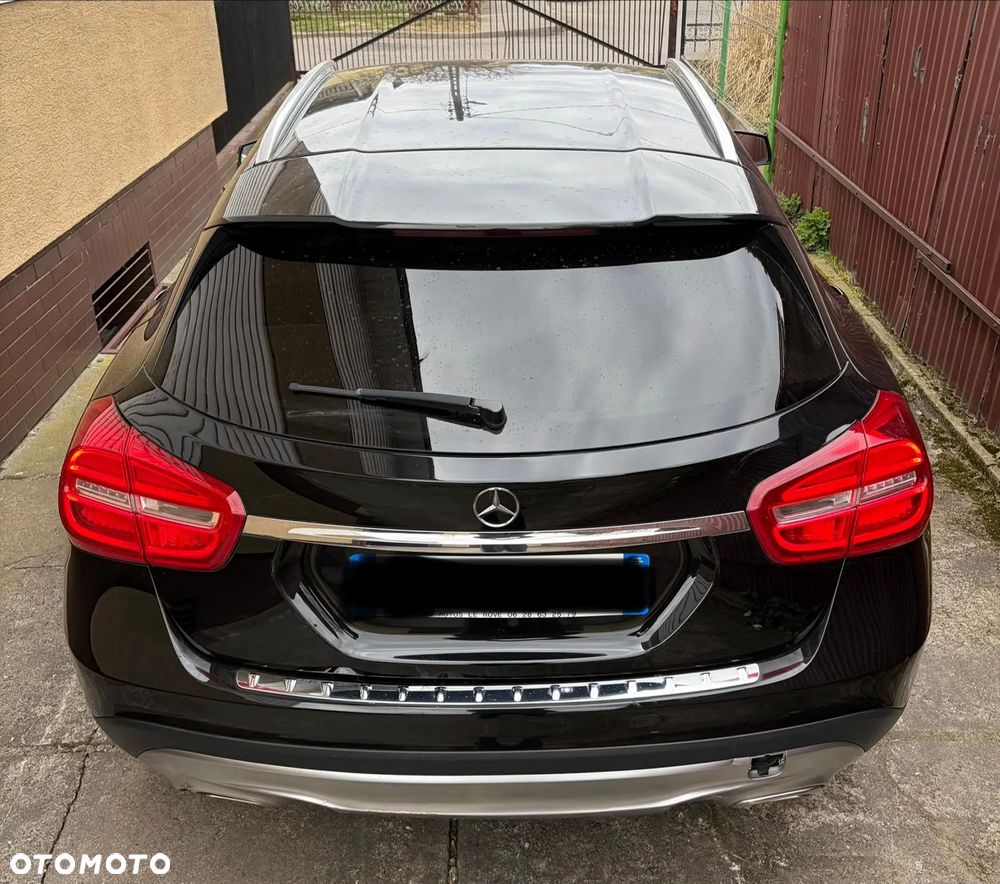 Mercedes-Benz GLA - 8