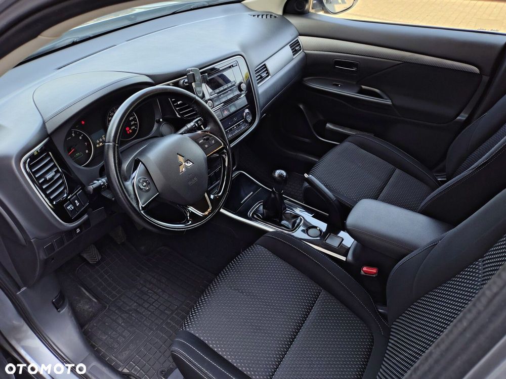 Mitsubishi Outlander - 17