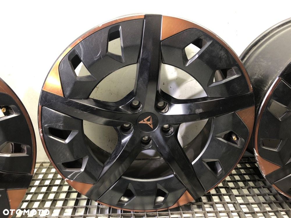 FELGI ALUMINIOWE KOMPLET 19" 8J 5X112 57,1 ET 45  CUPRA ATECA (KH7, KHP) 2018 - 2025 1.5 TSI 110 kW - 4