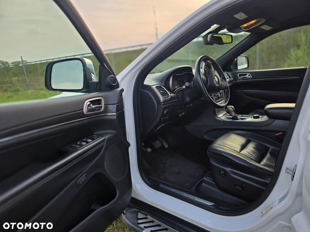 Jeep Grand Cherokee - 16